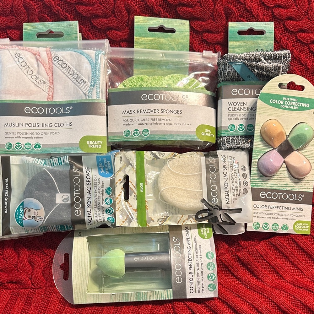 24 piece Beauty Set - Picture 5 of 6